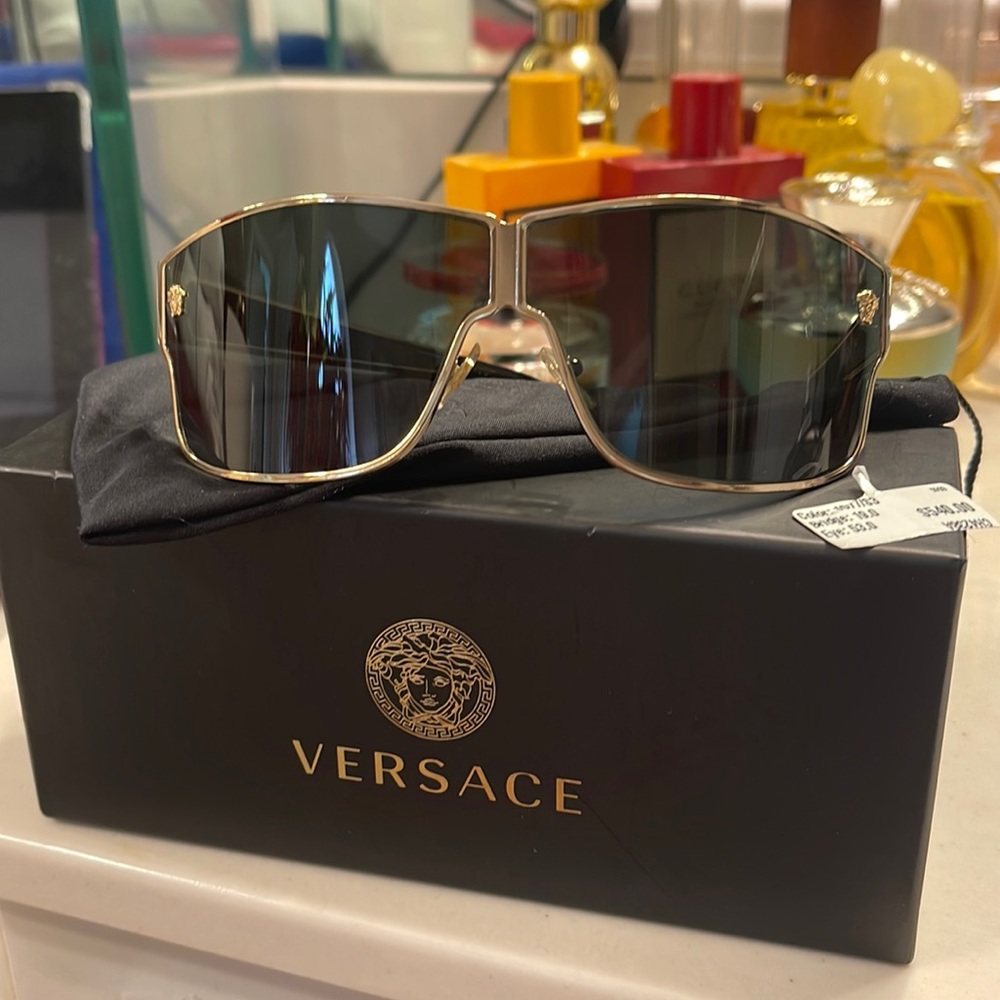 Versace shades worn once Authentic